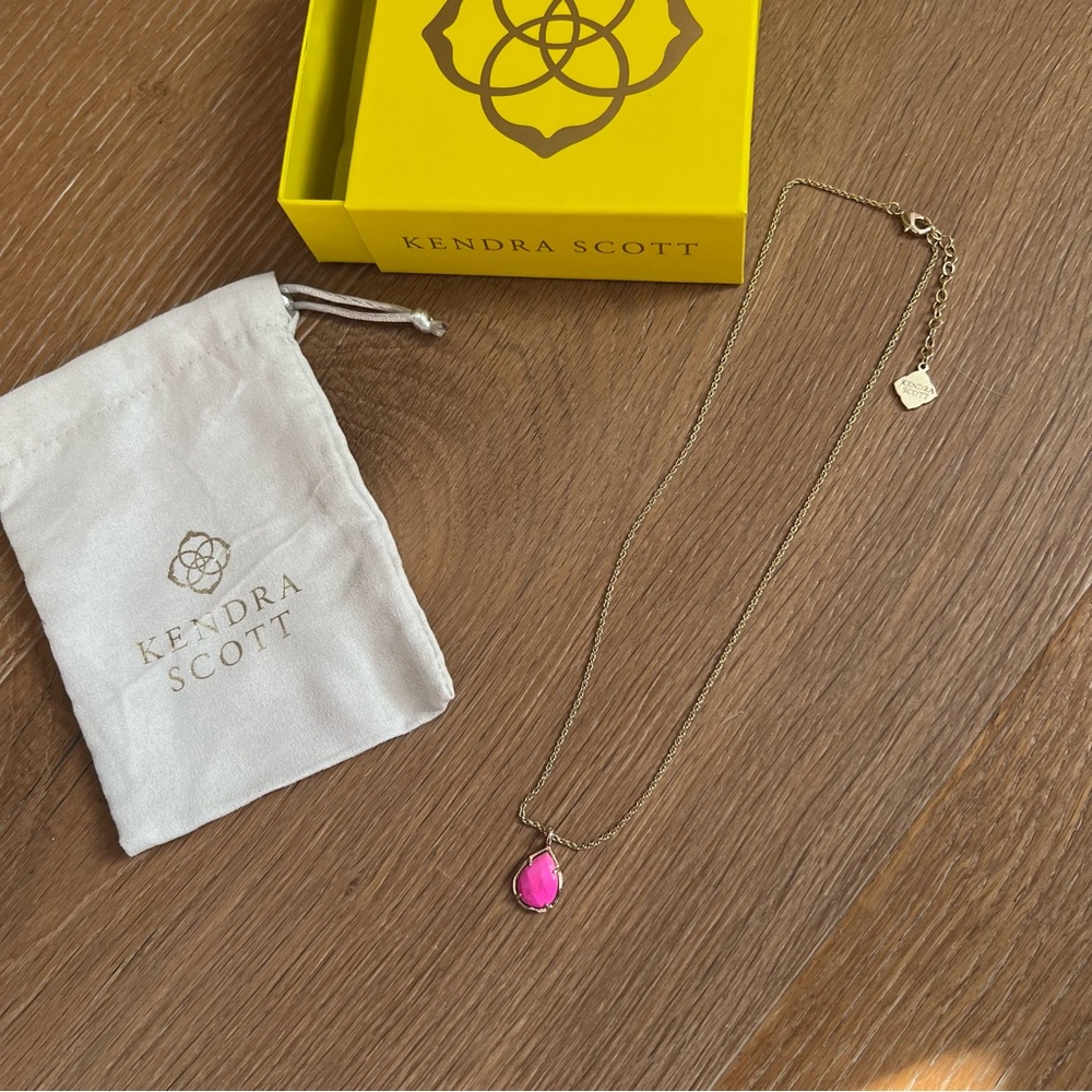 Kendra Scott Gold and Hot Pink Teardrop Pendant Necklace